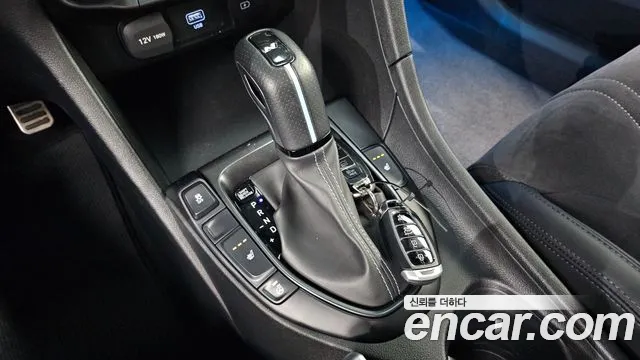 Hyundai Veloster 2021