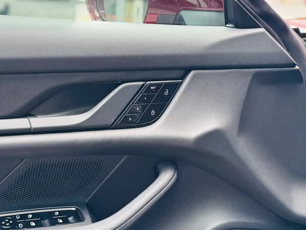 Porsche Taycan 2021