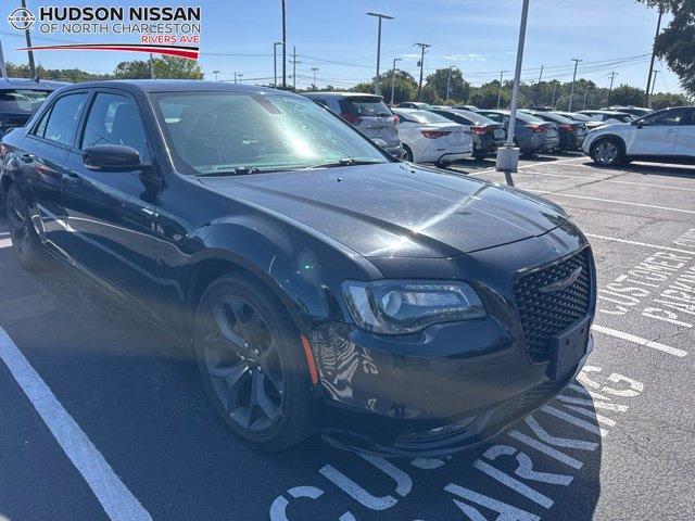 Chrysler 300 2021