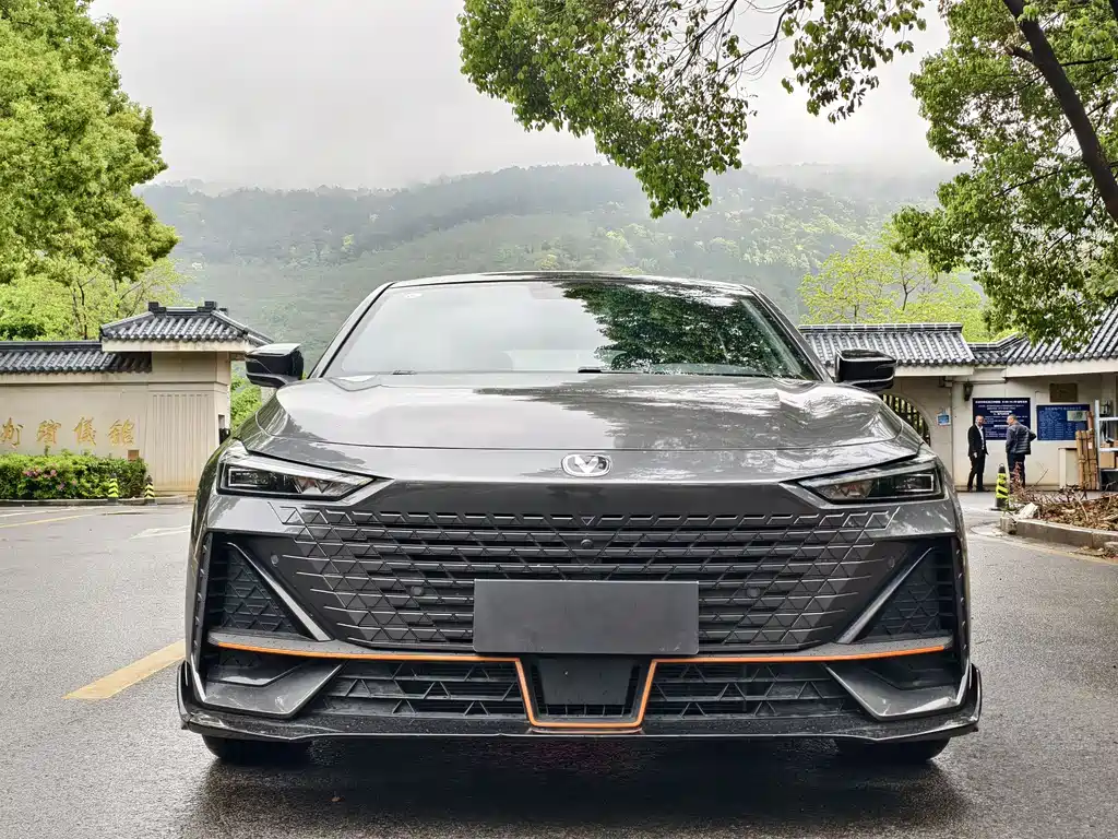 Changan UNI-V 2022
