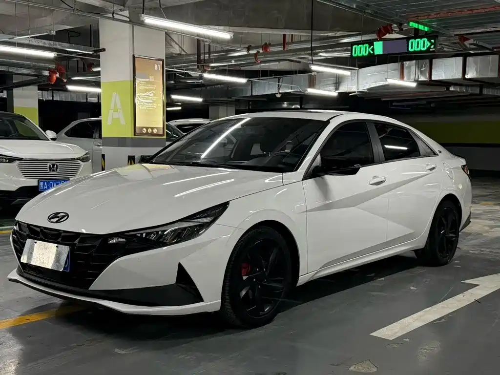 Hyundai Elantra 2023