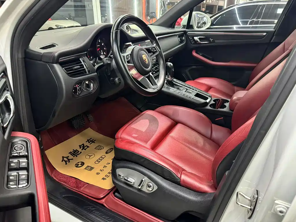 Porsche Macan 2020