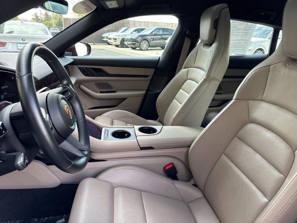 Porsche Taycan 2022