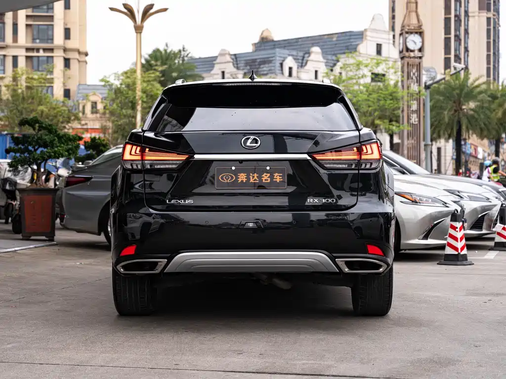 Lexus RX 2021