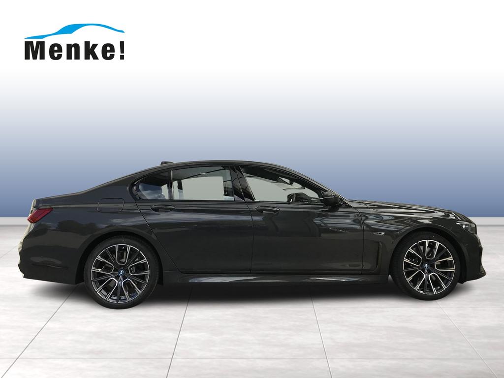 BMW 745 2021