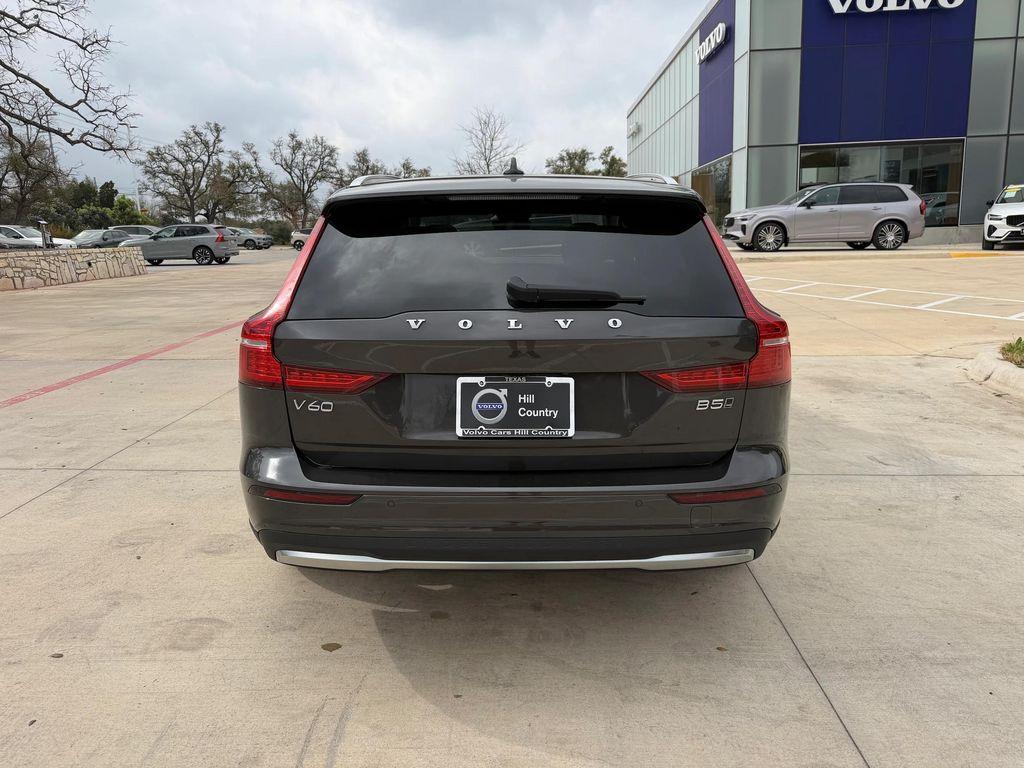 Volvo V60 Cross Country 2025