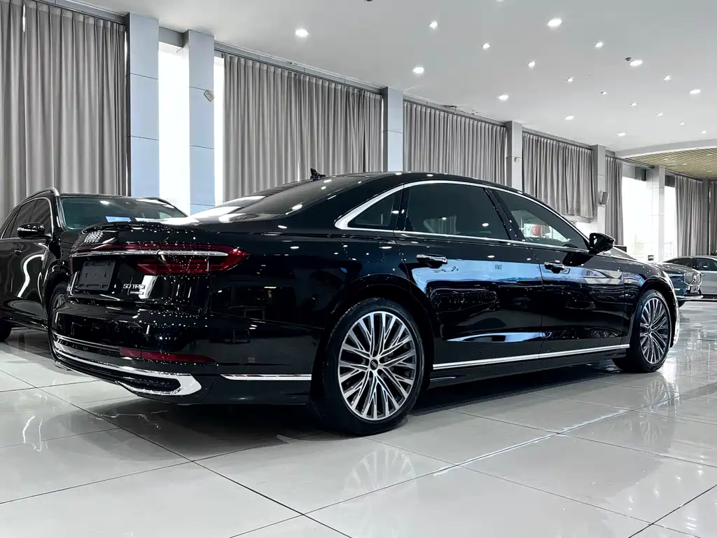 Audi A8 2024