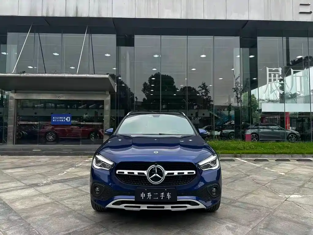 Mercedes-Benz GLA 2021