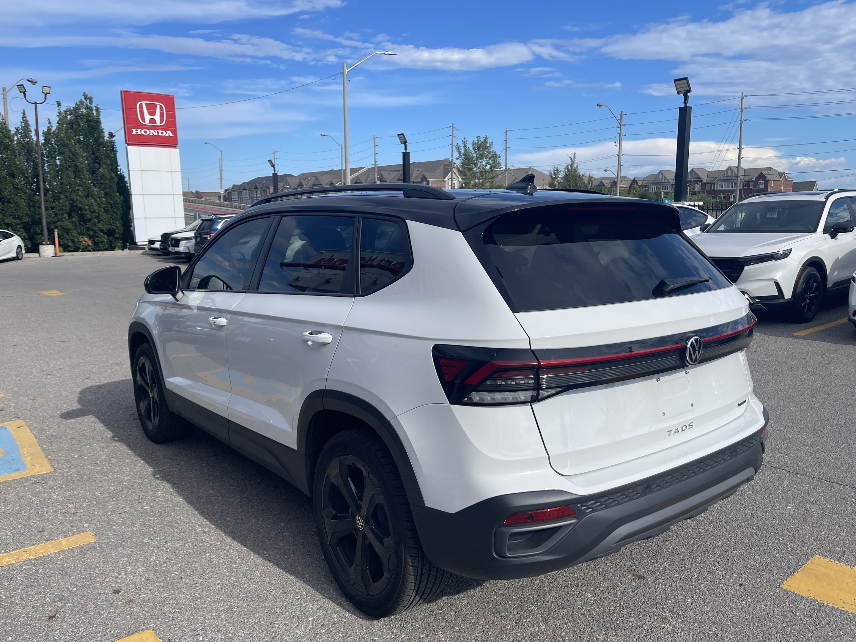 Volkswagen Taos 2025