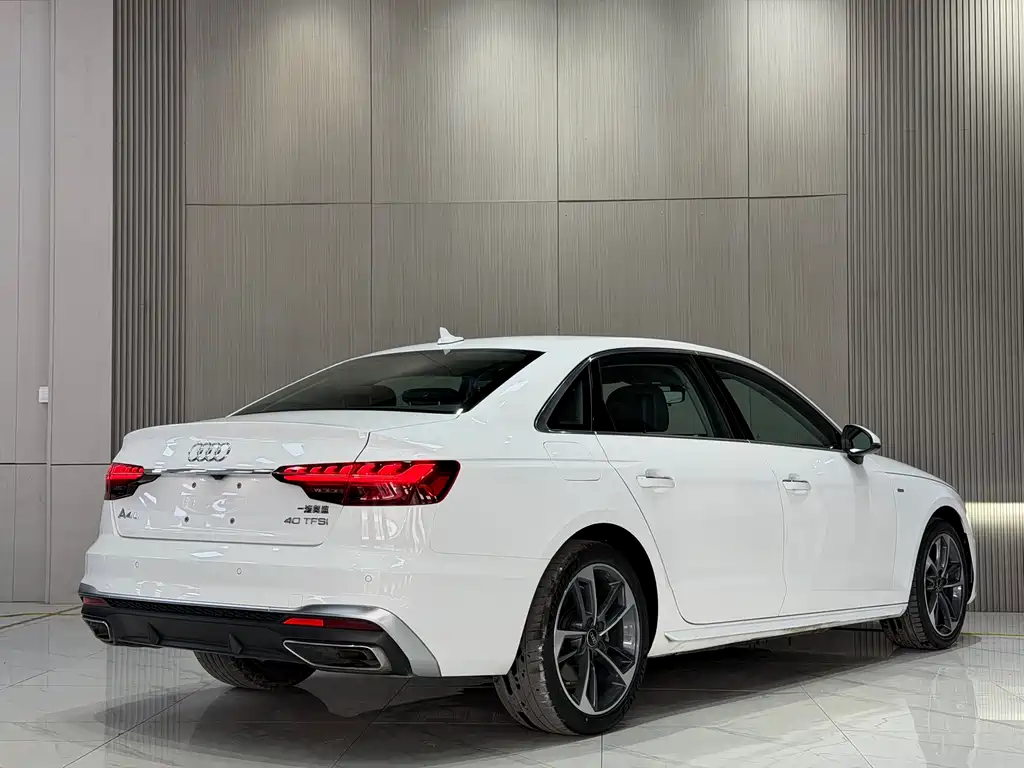 Audi A4 2023