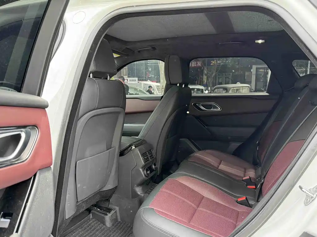 Land Rover Range Rover Velar 2024