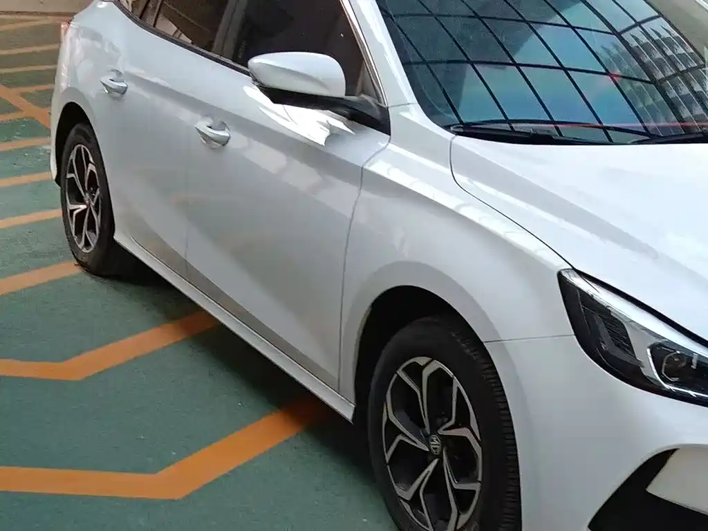 MG MG5 2021