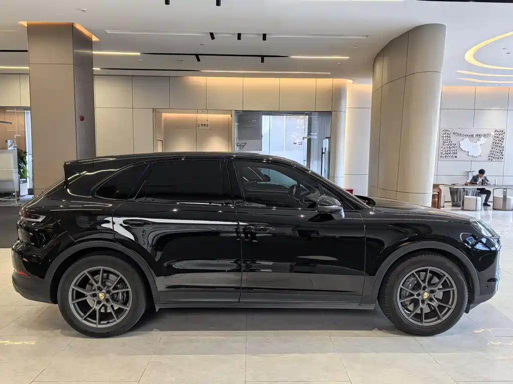 Porsche Cayenne 2024