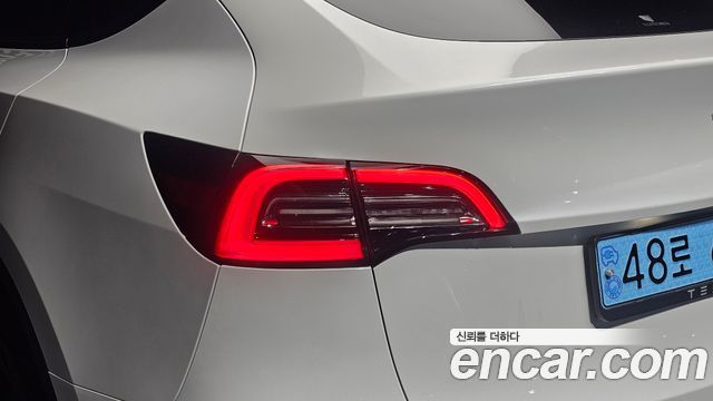 Tesla Model Y 2021