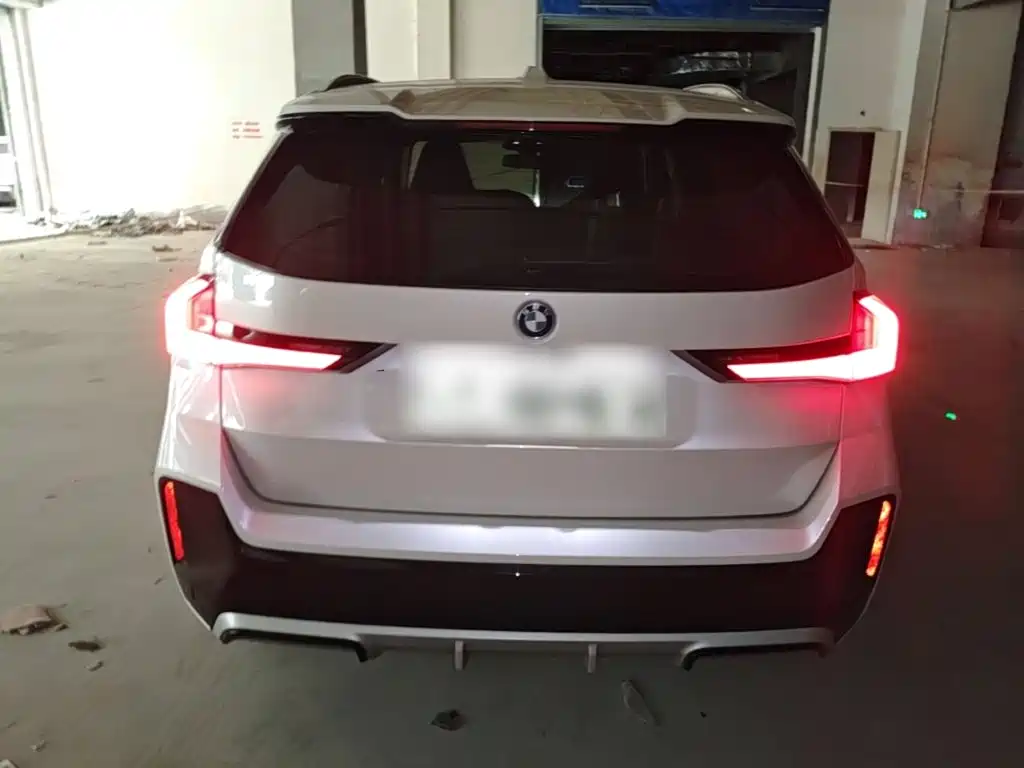 BMW iX1 2024