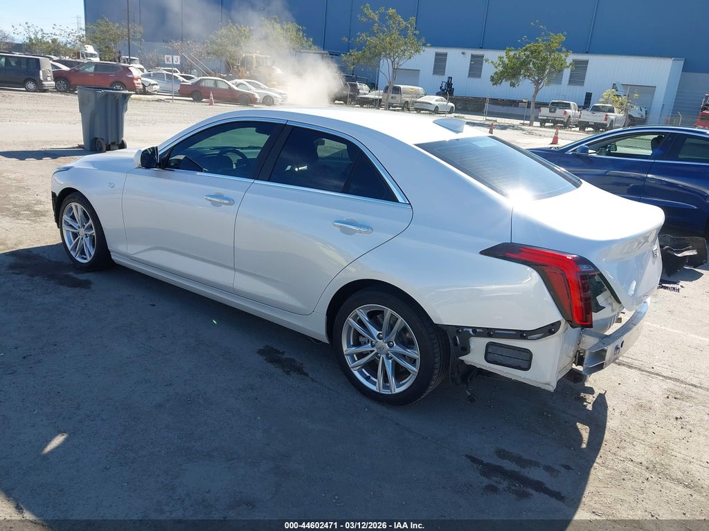 Cadillac CT4 2022