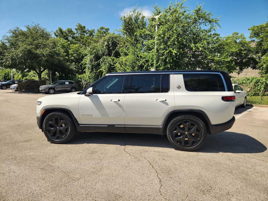 Rivian R1S 2023