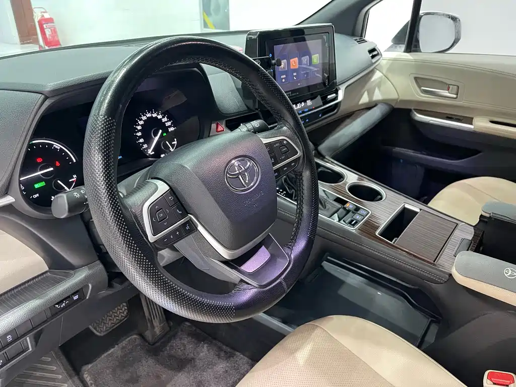 Toyota Sienna 2022