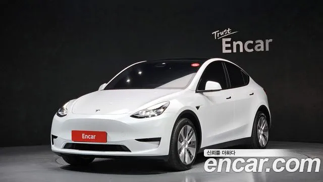 Tesla Model Y 2024