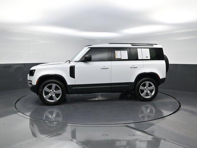 Land Rover Defender 2024