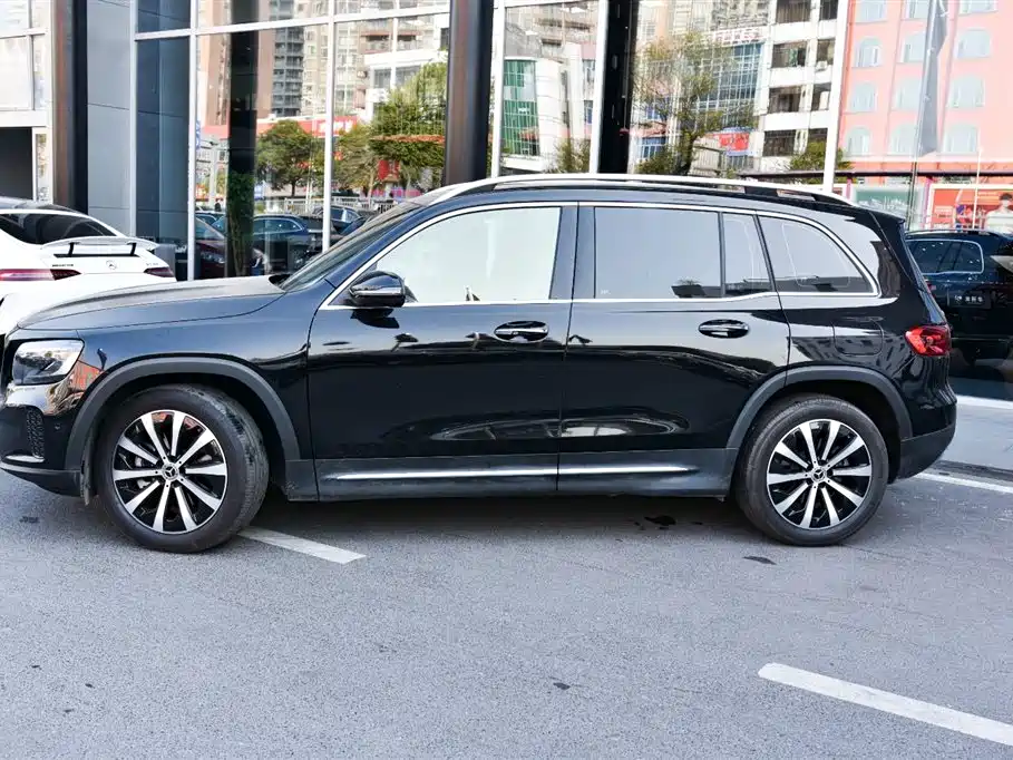 Mercedes-Benz GLB 2025