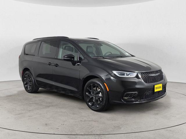 Chrysler Pacifica 2023