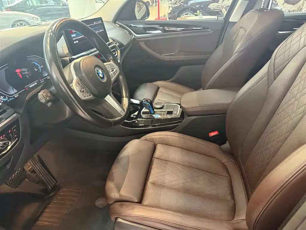 BMW iX3 2023