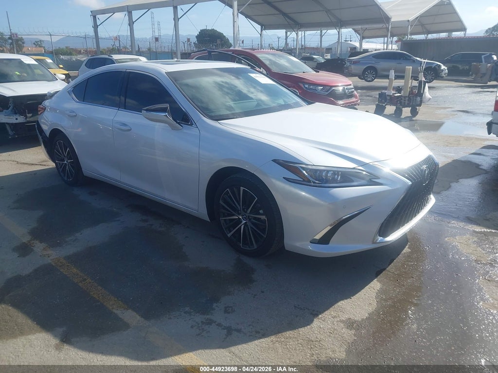 Lexus ES 2025