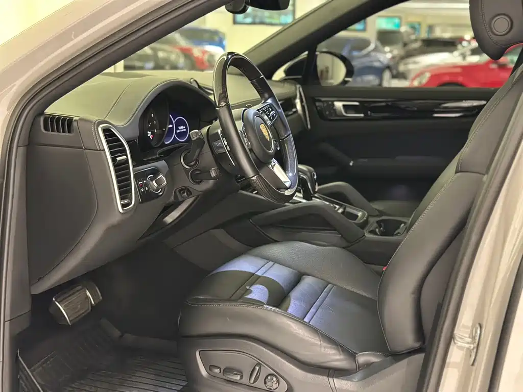 Porsche Cayenne 2022