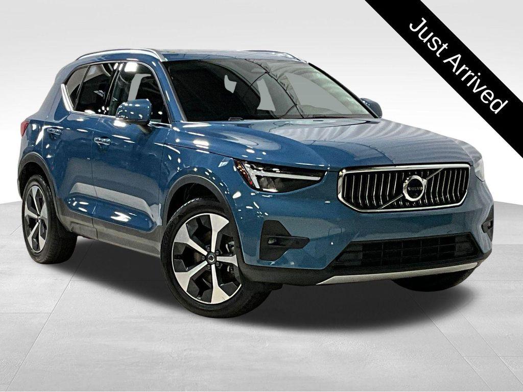 Volvo XC40 2025