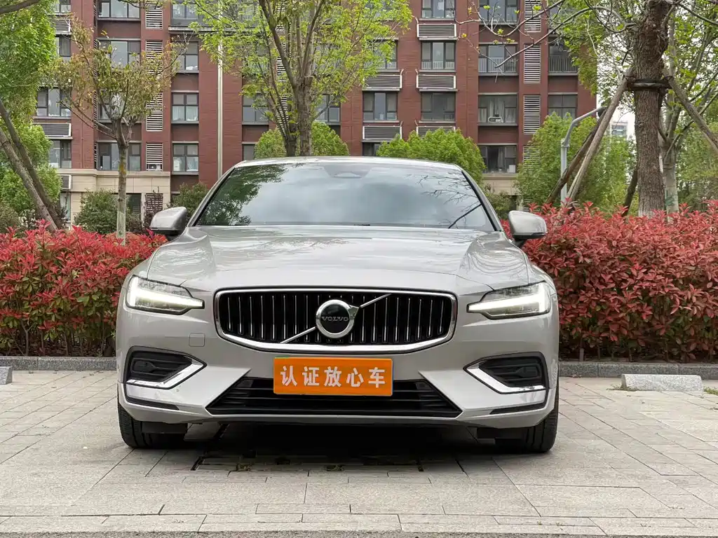 Volvo S60 2023