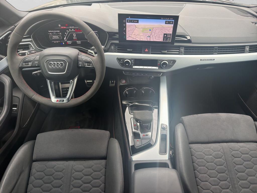 Audi RS4 2023