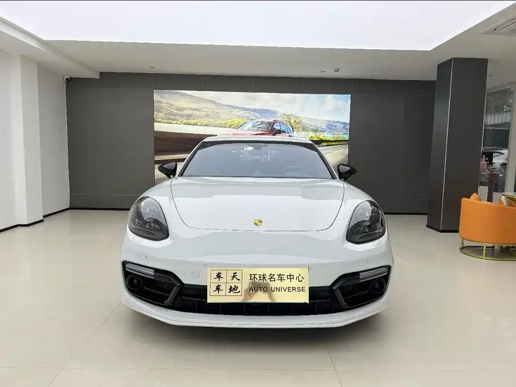 Porsche Panamera 2021