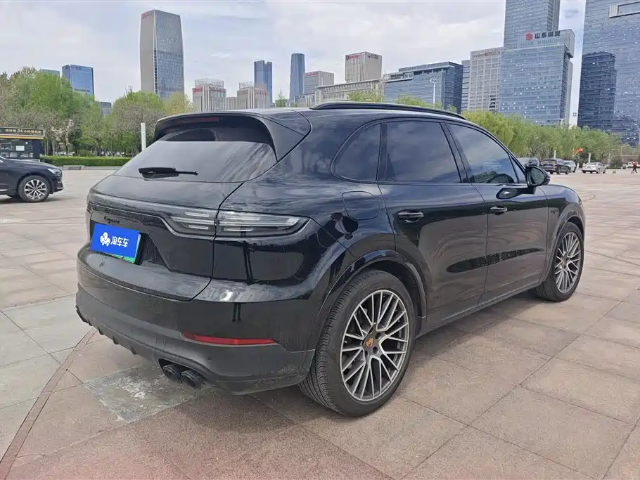 Porsche Cayenne 2023