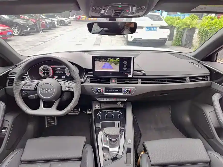 Audi A4 2023