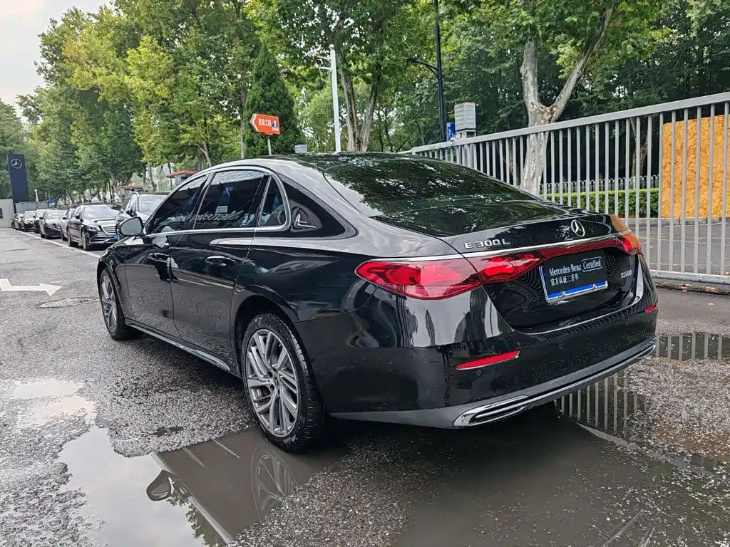 Mercedes-Benz E-Класс 2025