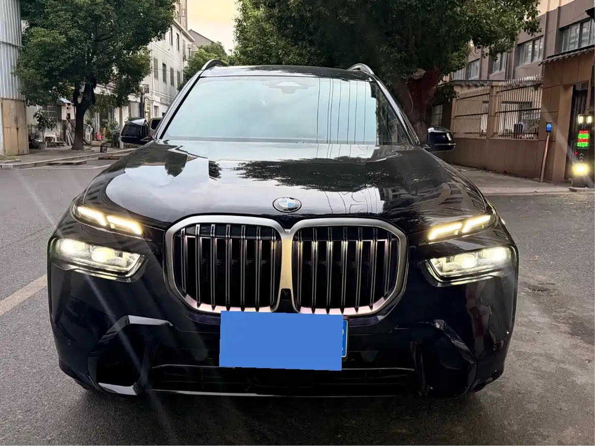 BMW X7 2025