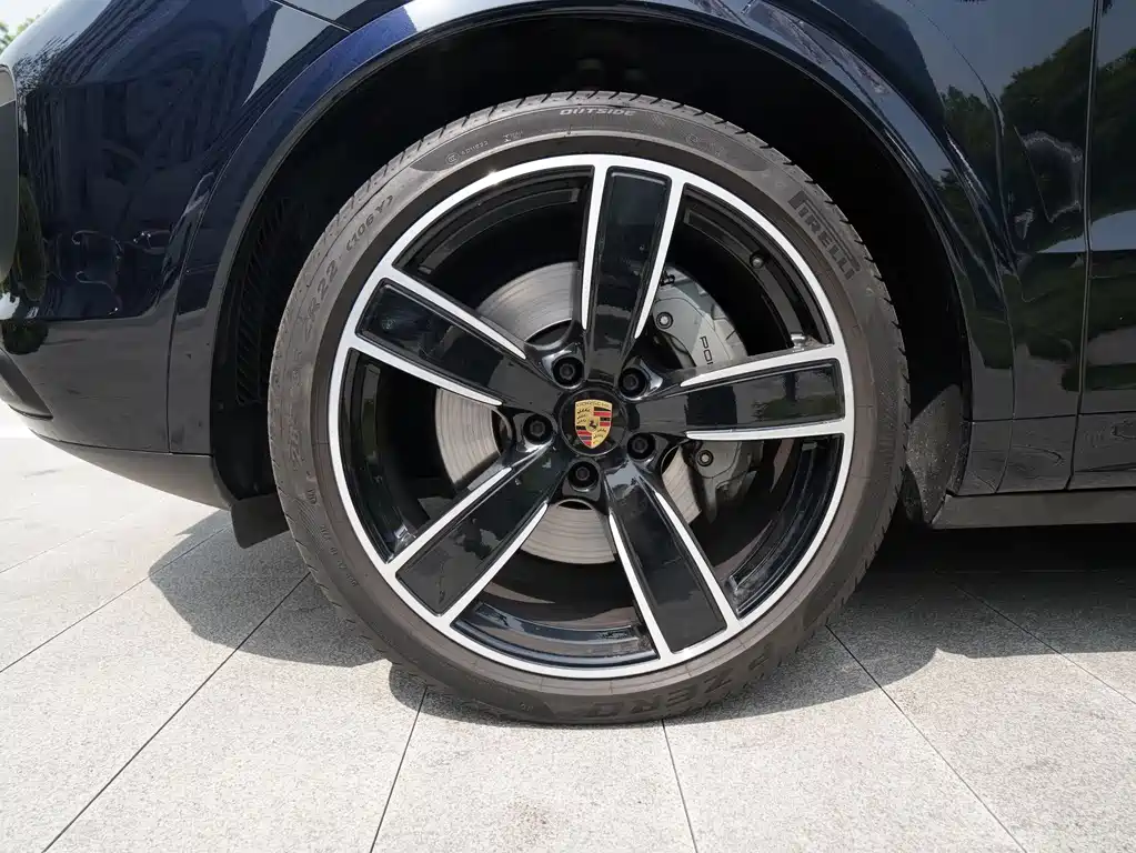 Porsche Cayenne 2021