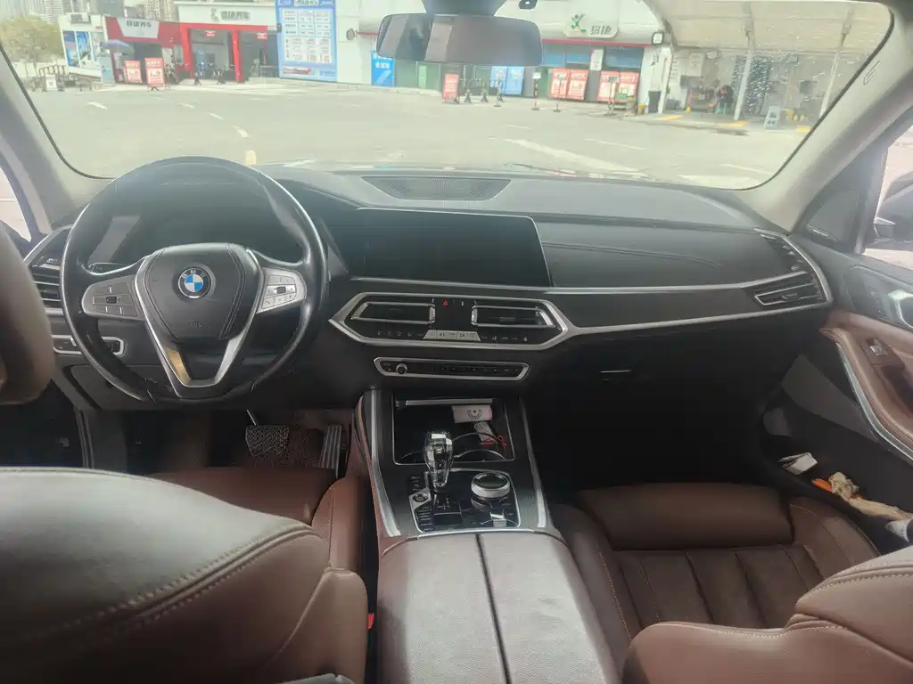 BMW X7 2021
