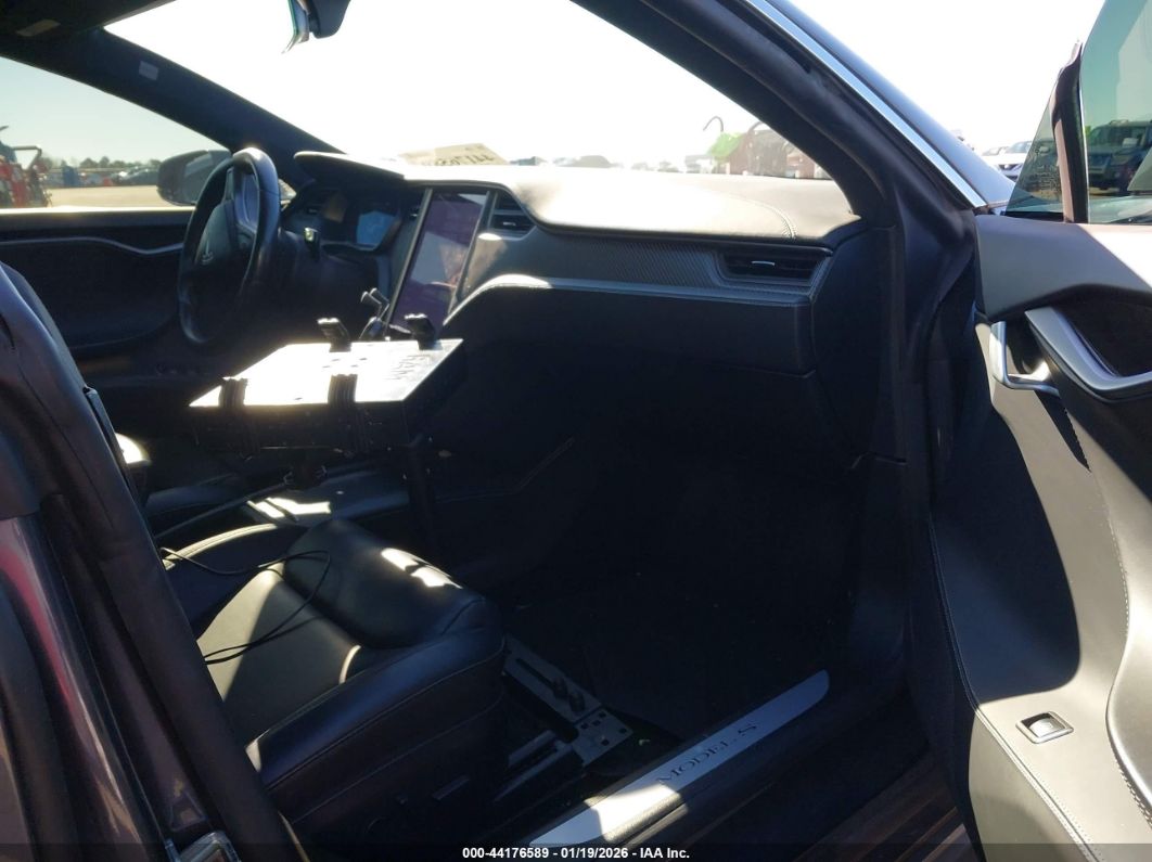 Tesla Model S 2021