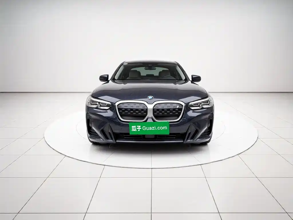 BMW iX3 2024
