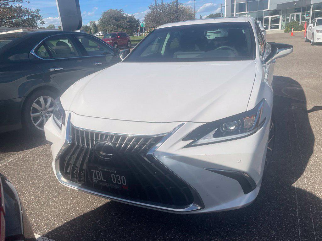 Lexus ES 2024