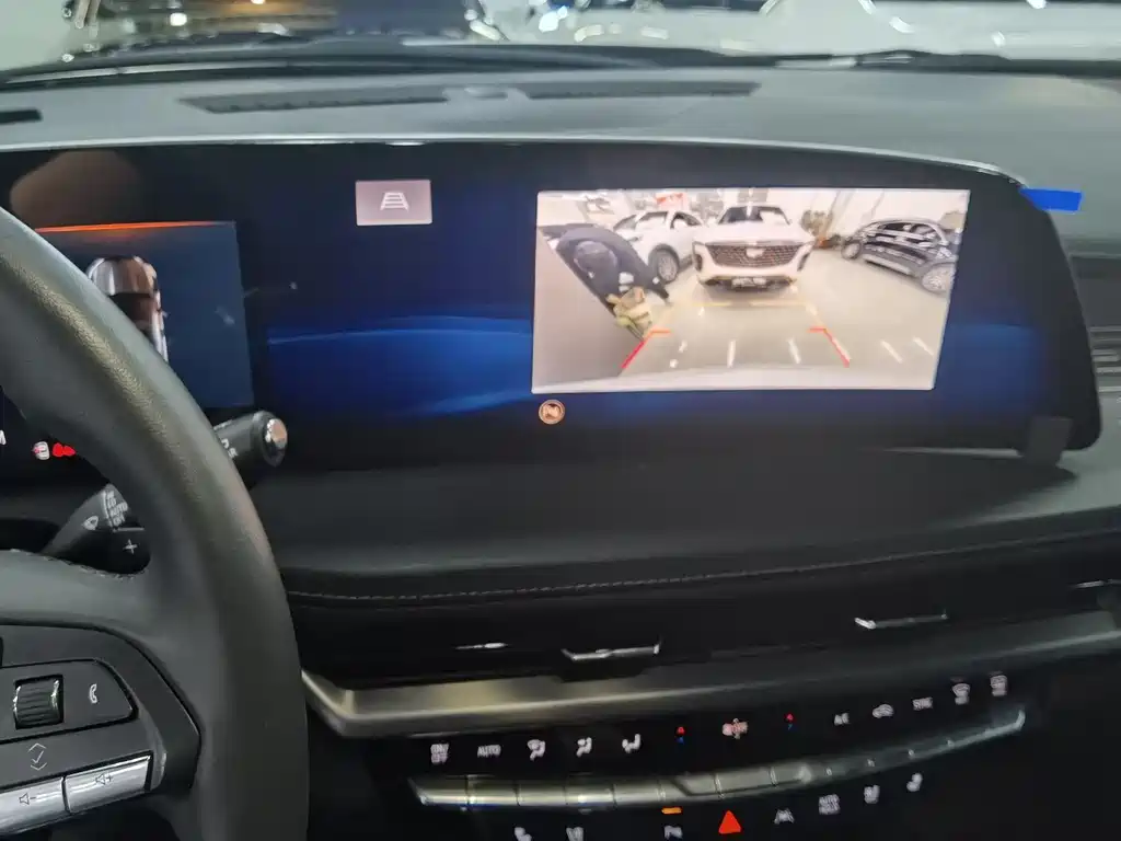 Cadillac XT4 2025