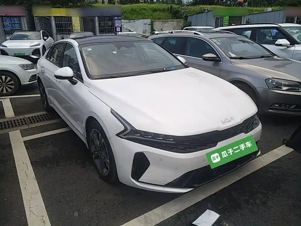 Kia K5 2025