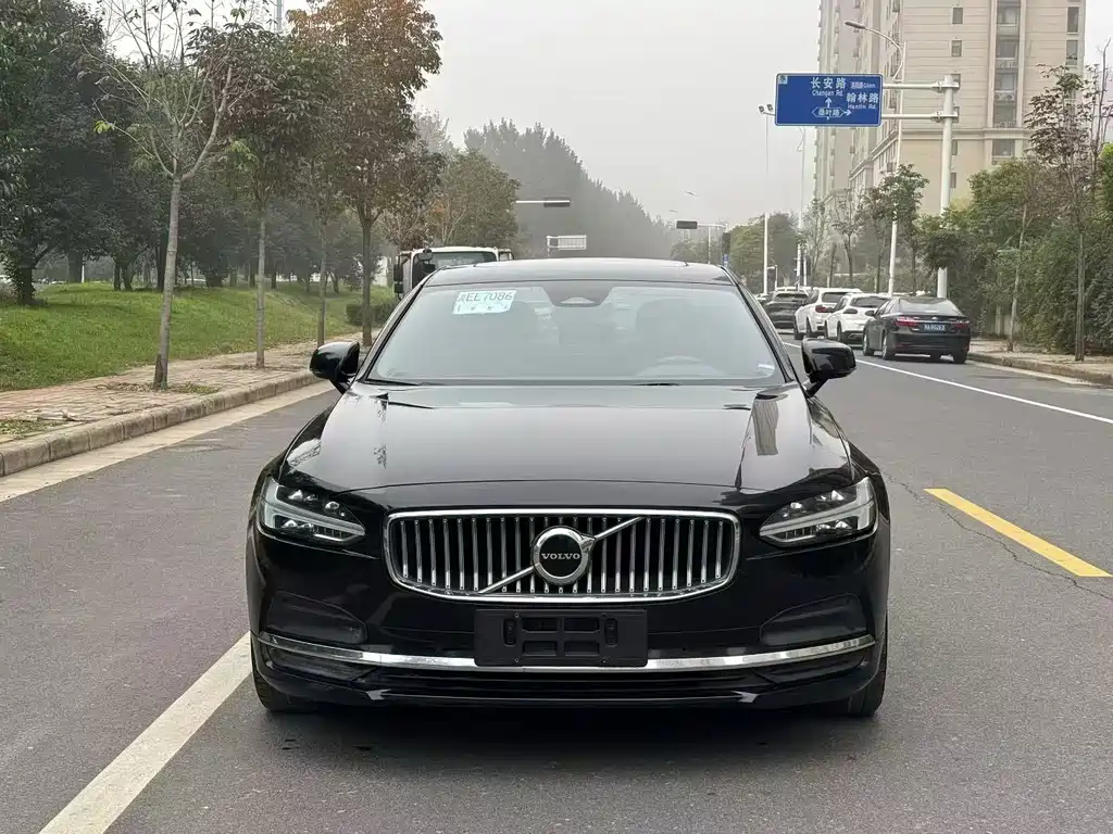 Volvo S90 2023