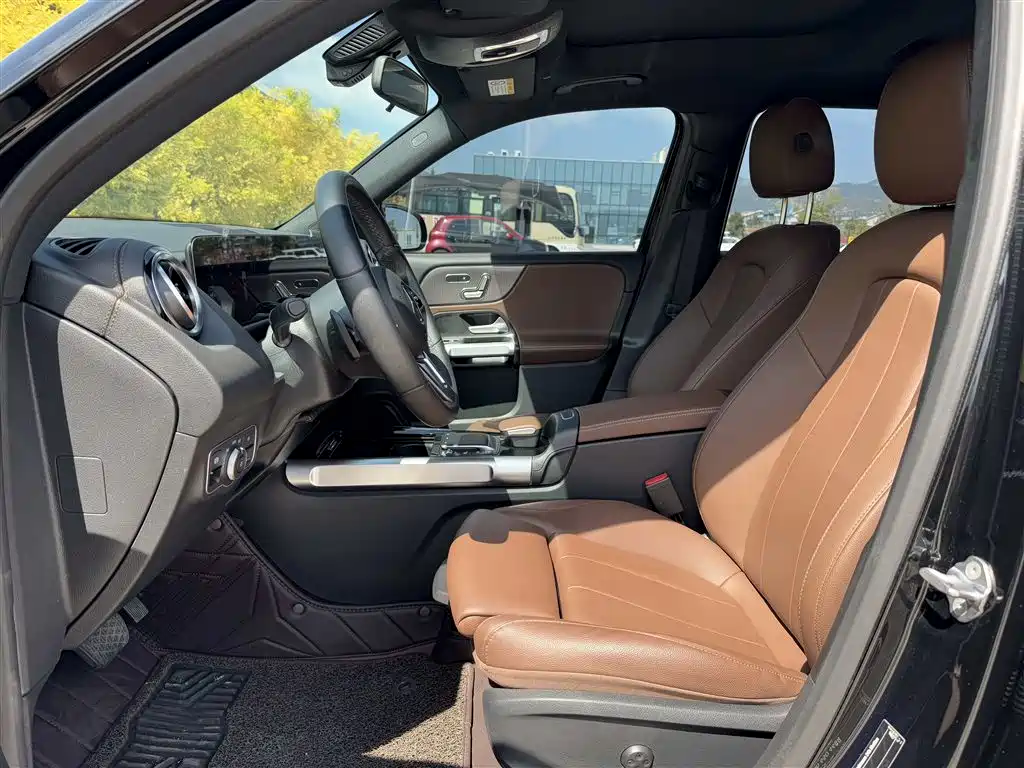 Mercedes-Benz GLB 2023