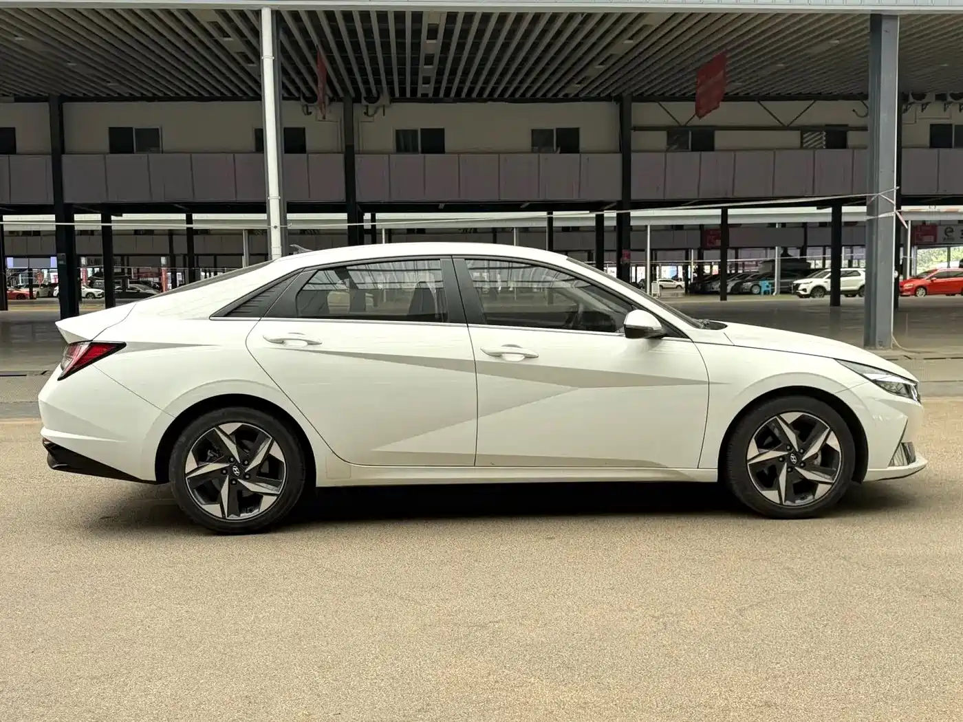 Hyundai Elantra 2022