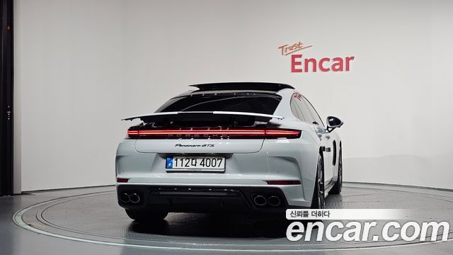 Porsche Panamera 2025