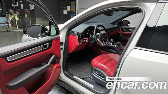 Porsche Cayenne 2022
