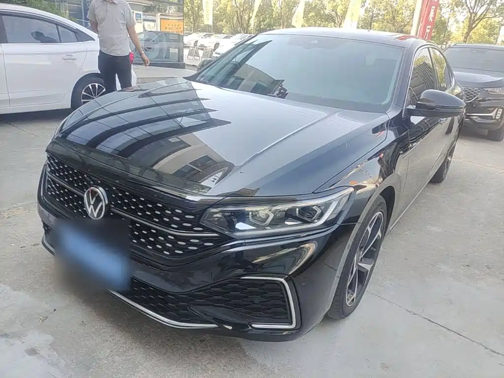 Volkswagen Passat 2023